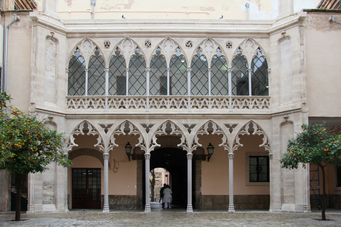 Esta imagen ilustra que: Son Espases habilita un espacio para consultas externas en la antigua área quirúrgica del Hospital General
