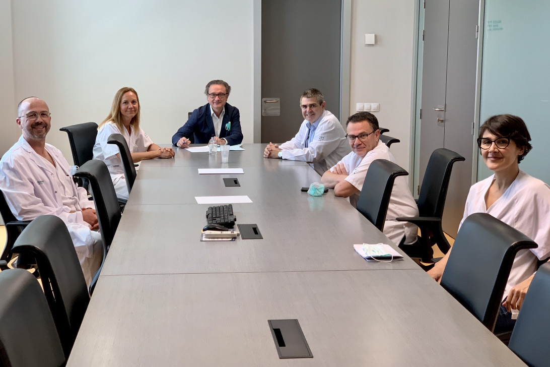 Esta imagen ilustra que: El Dr. Ginard i la Dra. Torrent, nous caps de servei i secció, respectivament