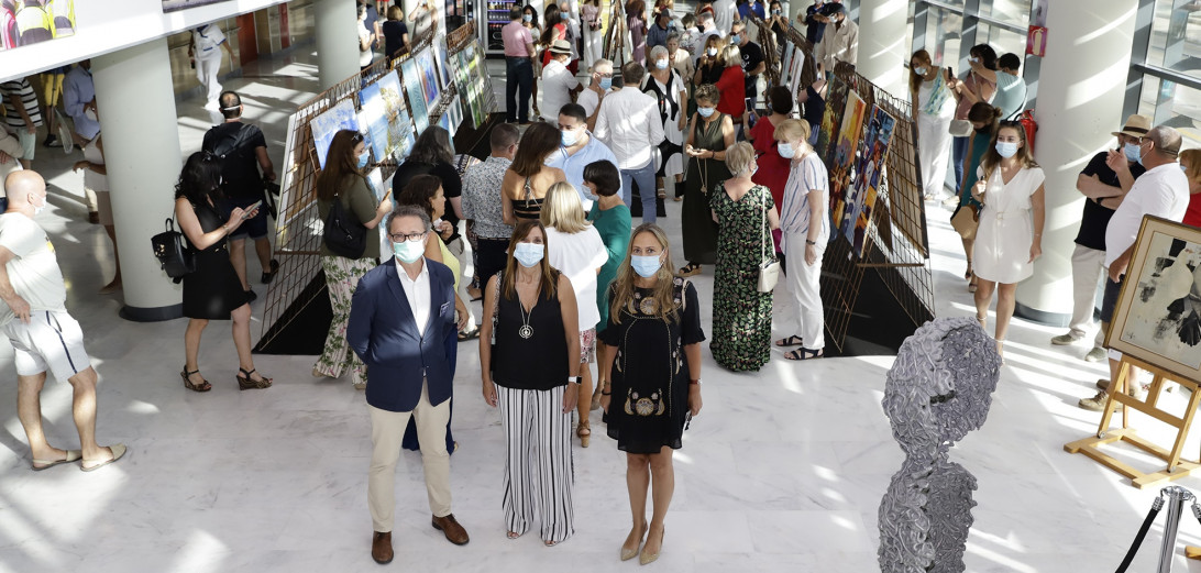 Esta imagen ilustra que: Un centenar d’artistes donen obres d’art als professionals de Son Espases com a agraïment a la seva tasca durant la COVID-19