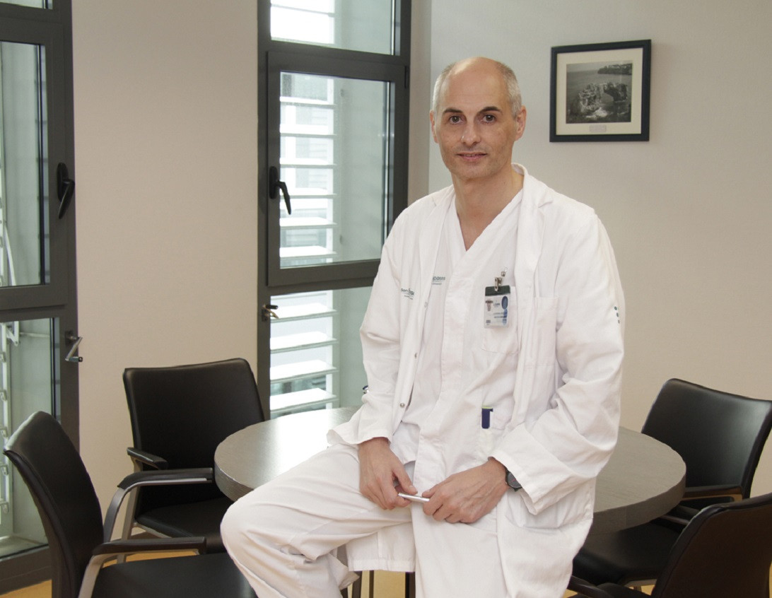 Esta imagen ilustra que: Luis-Mariano López López es el nuevo director de Enfermería de Son Espases