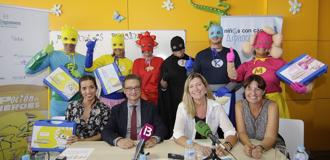 Esta imagen ilustra que: Sis superherois arriben a Son Espases per acompanyar els infants amb càncer durant el tractament
