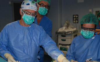 El Servei de Cardiologia implanta uns nous desfibril·ladors subcutanis que no requereixen ser introduïts pels vasos sanguinis