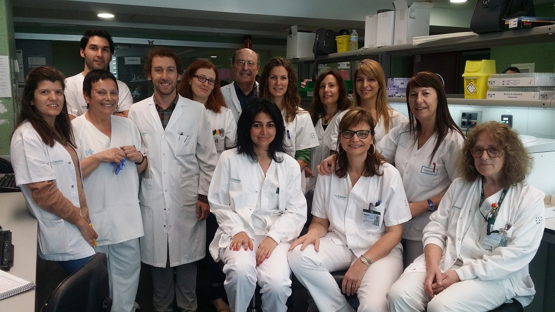 Esta imagen ilustra que: El Servicio de Hematología obtiene la certificación CAT de calidad en transfusión de sangre, componentes sanguíneos, terapia celular y tisular