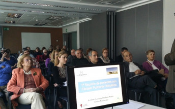 El Servicio de Neumología organiza una sesión con pacientes que presentan fibrosis pulmonar idiopática para orientarles en el tratamiento de esta patología