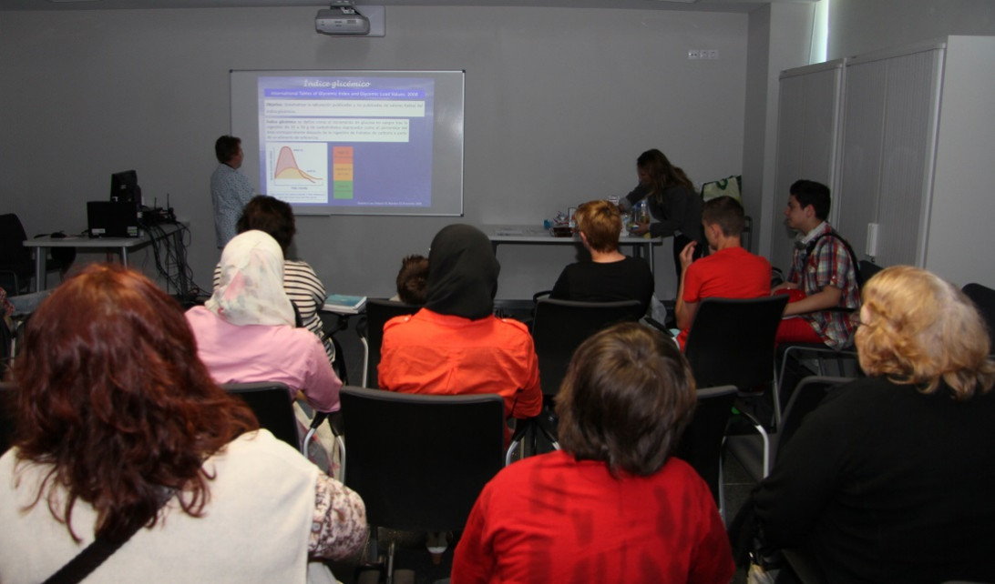 Esta imagen ilustra que: El Hospital Son Espases organiza un taller para educar a los niños con diabetes sobre los hábitos alimentarios