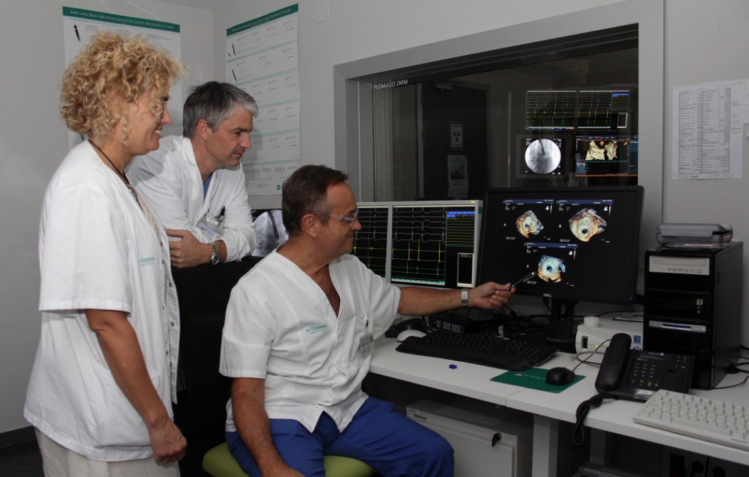Esta imagen ilustra que: El Servicio de Cardiología ha realizado por primera vez una técnica de cateterismo que permite a los pacientes con arritmias cardíacas persistentes abandonar la medicación anticoagulante