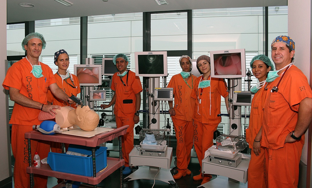 Esta imagen ilustra que: El Servicio de Anestesia renueva el equipamiento por vía aérea y adquiere la mejor tecnología disponible en el mercado