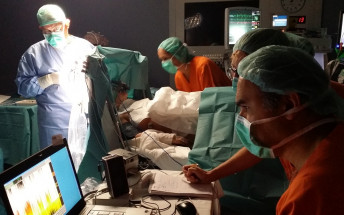 El Servei de Neurocirurgia realitza la primera intervenció de cirurgia de Parkinson a les Illes Balears