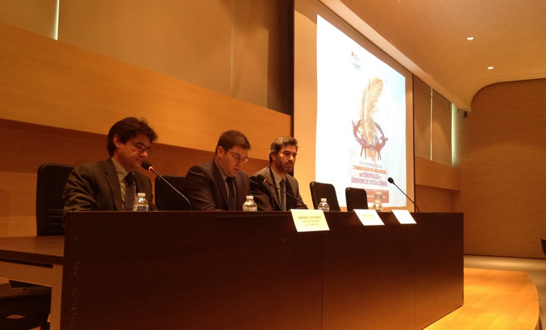 Esta imagen ilustra que: El conseller de Salut, Martí Sansaloni, assisteix a la primera Jornada Balear d’Actualització en Fibromiàlgia i Síndrome de Fatiga Crònica