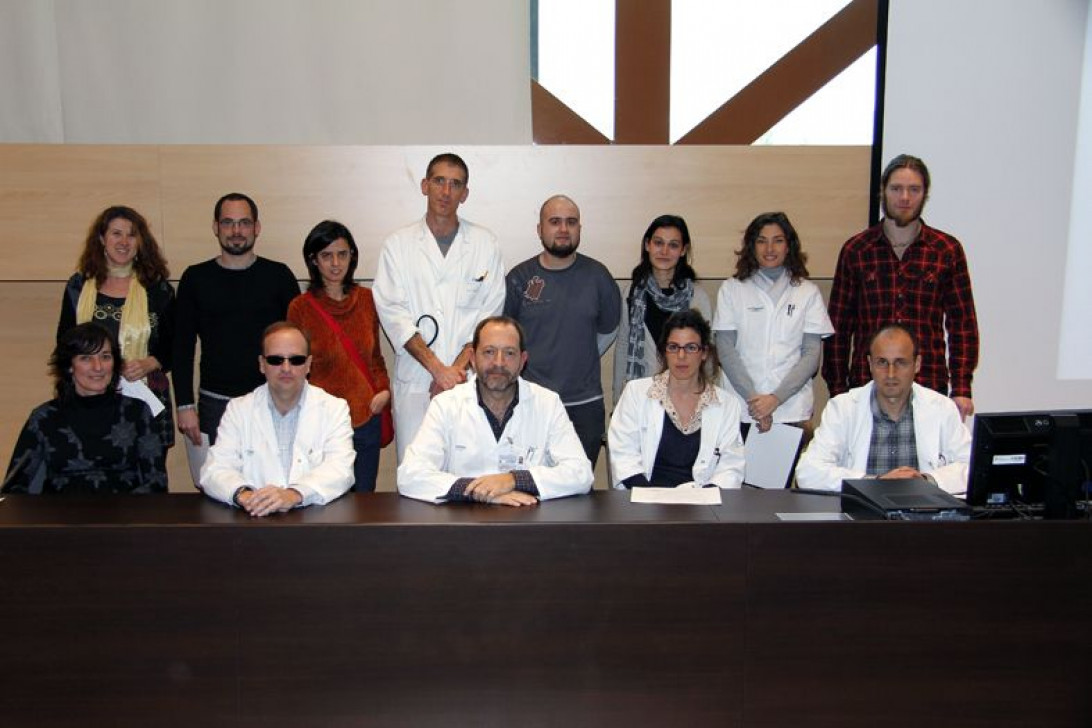 Esta imagen ilustra que: Entrega de los Premios de Investigación a las mejores publicaciones