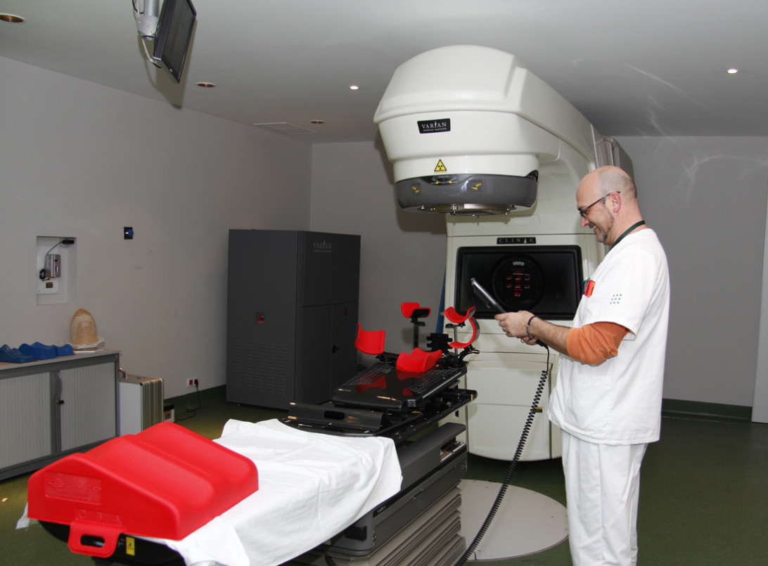 Esta imagen ilustra que: El Consejo de Seguridad Nuclear autoriza la puesta en marcha de la radioterapia en Son Espases