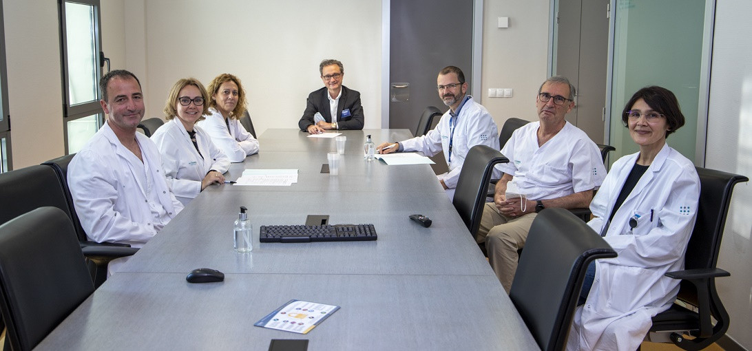 Esta imagen ilustra que: Los doctores Gabriel Pizà y Ana Maria Cardona, nuevos jefes de sección de los servicios de Cirugía Ortopédica y Traumatología Infantil y de Oftalmología