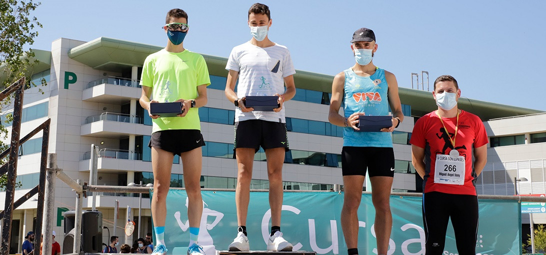 Esta imagen ilustra que: 300 corredors participen a la Quarta Cursa Son Espases