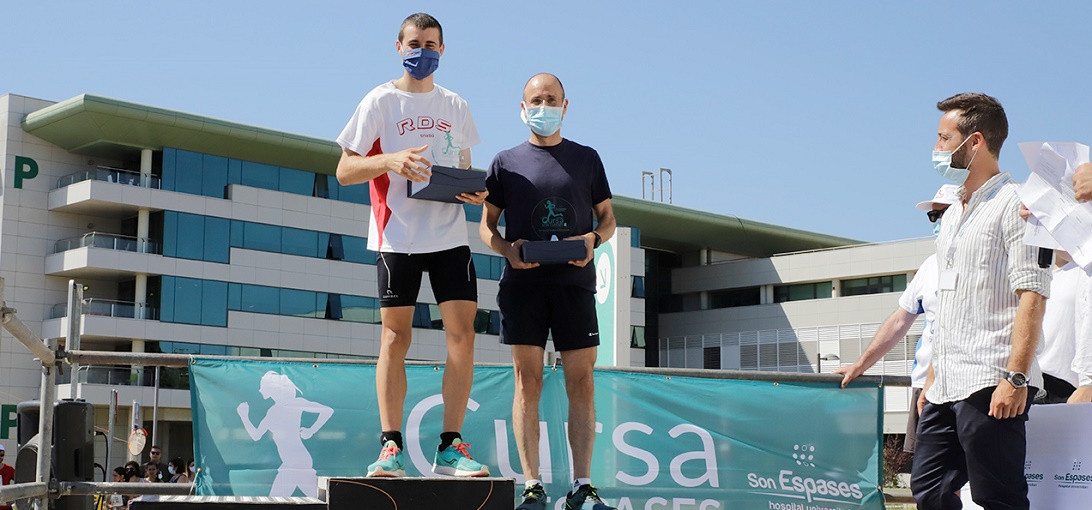 Esta imagen ilustra que: 300 corredors participen a la Quarta Cursa Son Espases