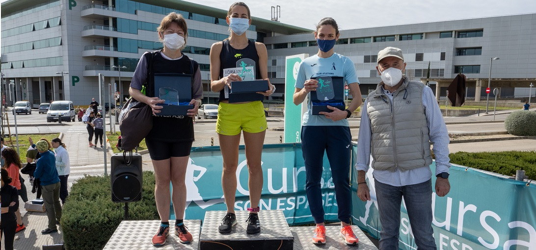 Esta imagen ilustra que: 420 corredors participen a la Cinquena Cursa Son Espases