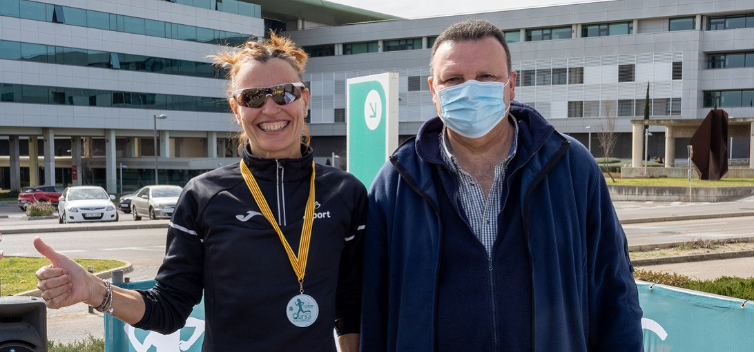 Esta imagen ilustra que: 420 corredors participen a la Cinquena Cursa Son Espases