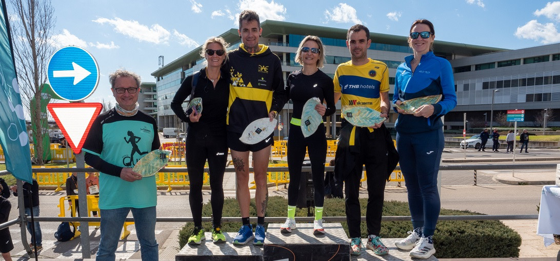 Esta imagen ilustra que: 451 corredores participan en la sexta Carrera Son Espases