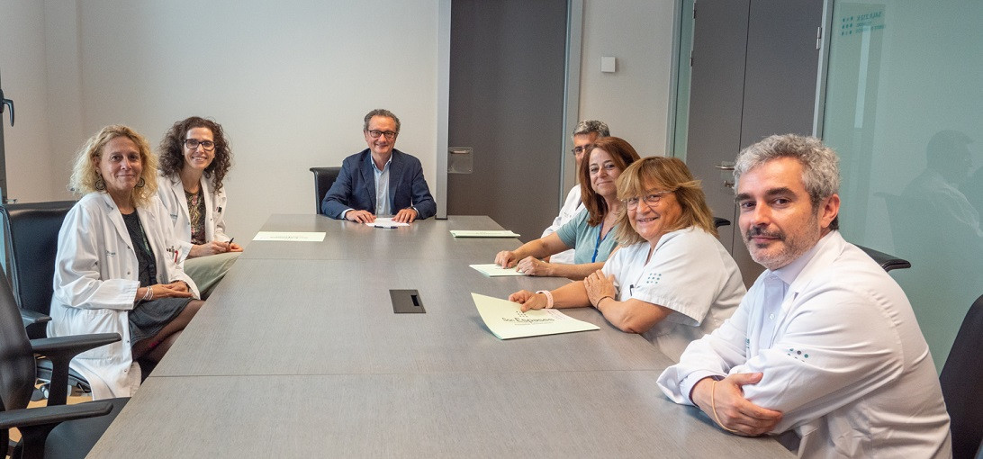 Esta imagen ilustra que: Los doctores Ángela Tarongí, Manuel del Río, Mercedes Falcó y Maria Antònia Duran, nuevos jefes de sección del Hospital