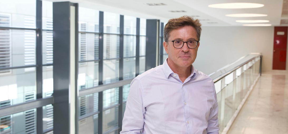 Esta imagen ilustra que: Alfonso Macías es el nuevo director de Gestión del Hospital Universitario Son Espases