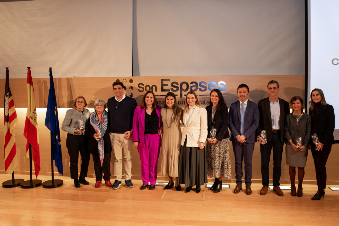 Esta imagen ilustra que: Acte de reconeixement del Govern a la tasca del Programa de Cribratge Neonatal