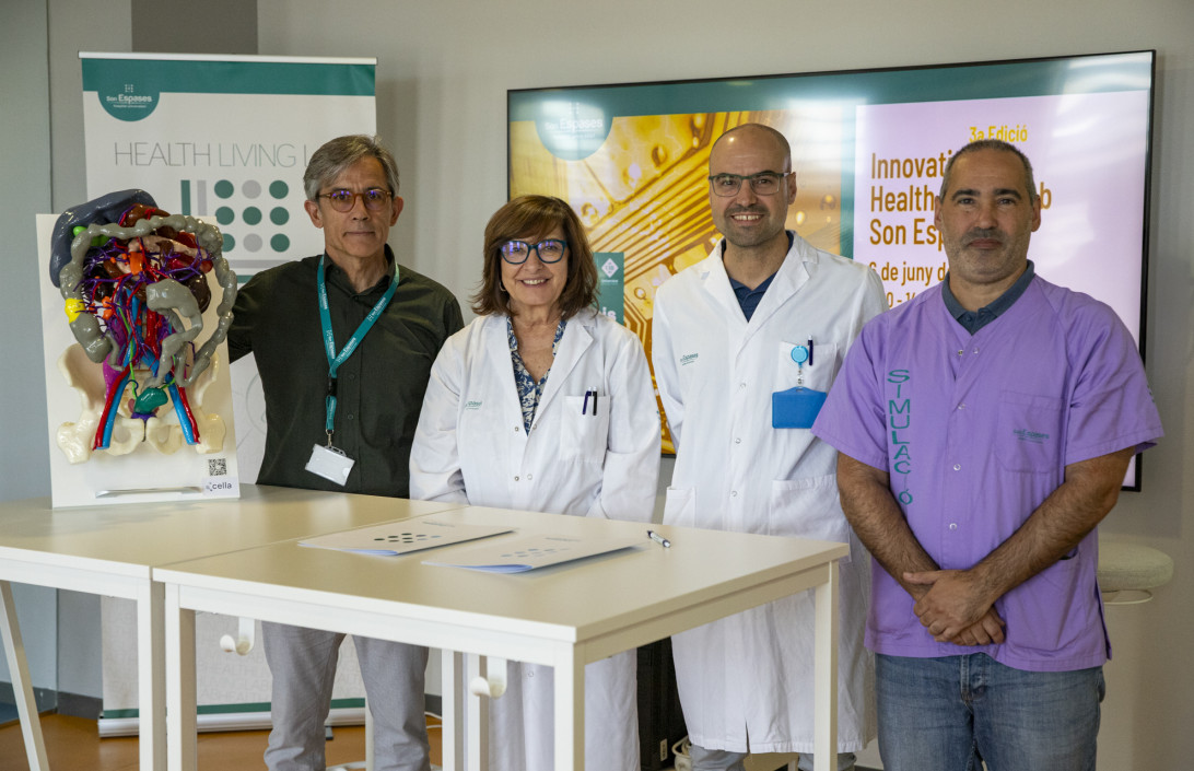 Esta imagen ilustra que: Los cirujanos de Son Espases ya intervienen dentro del cuerpo antes de entrar al quirófano