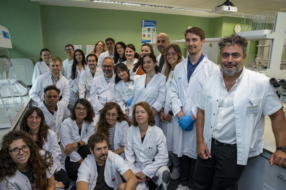 Esta imagen ilustra que: Son Espases capitaneja la lluita mundial contra els superbacteris