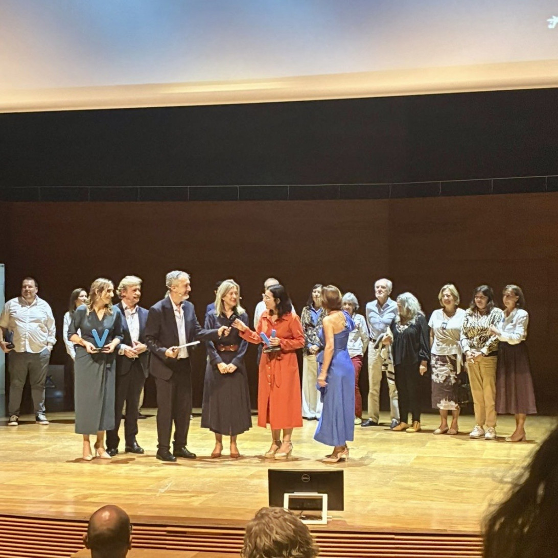 Esta imagen ilustra que: Son Espases y el Hospital General reciben el Premio al Voluntariado de CaixaBank por «Las lecturas que acompañan»