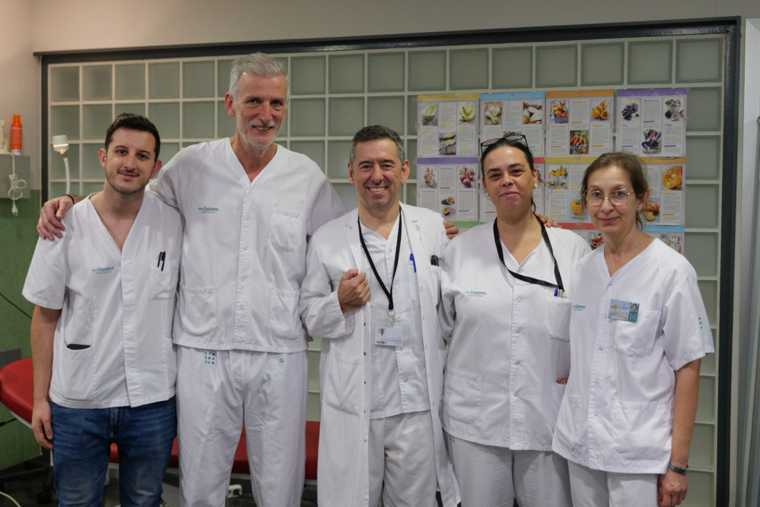 Esta imagen ilustra que: Son Espases, pioner en “cremar” tumors tiroïdals amb termoablació, la tècnica mínimament invasiva que revoluciona el tractament del càncer de tiroide