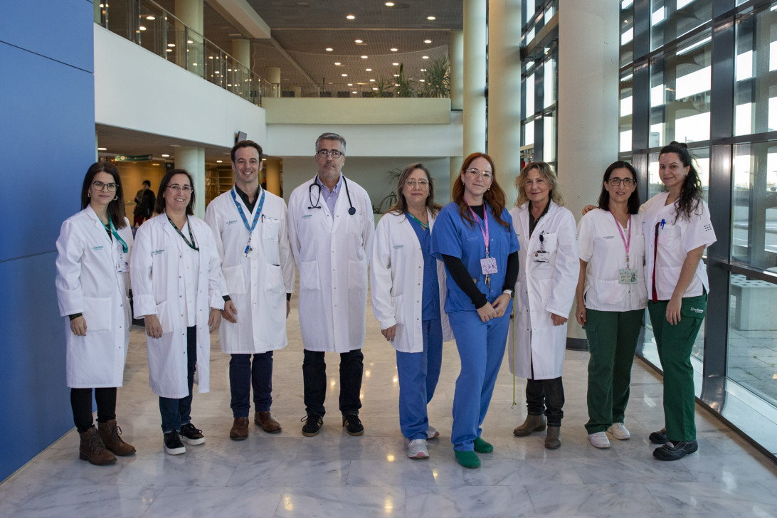 Esta imagen ilustra que: Más de una década de quimioterapia a domicilio en Son Espases